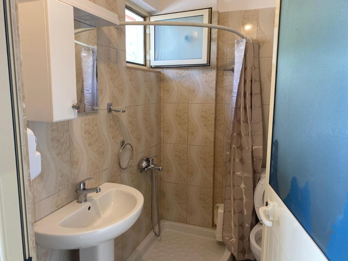 Golden Beach Apartments *
