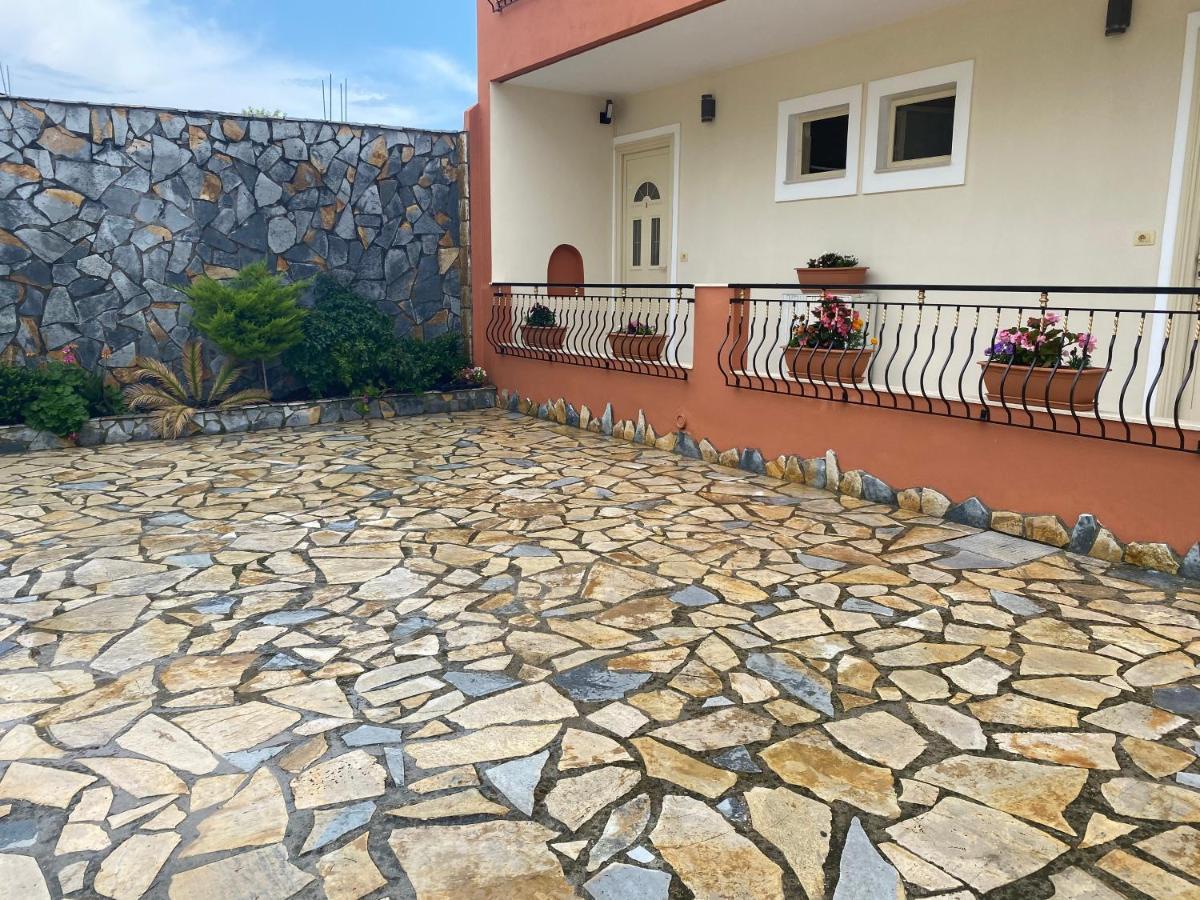 Golden Beach Apartments Borsh