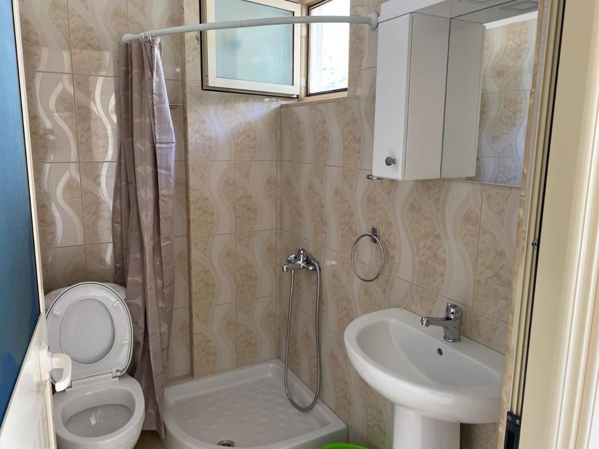 Golden Beach Apartments *