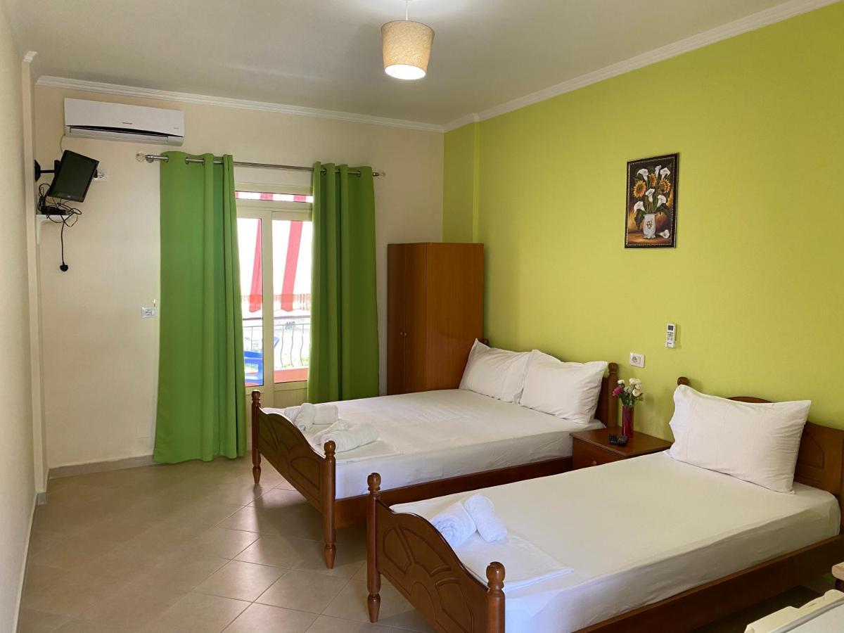 Golden Beach Apartments *