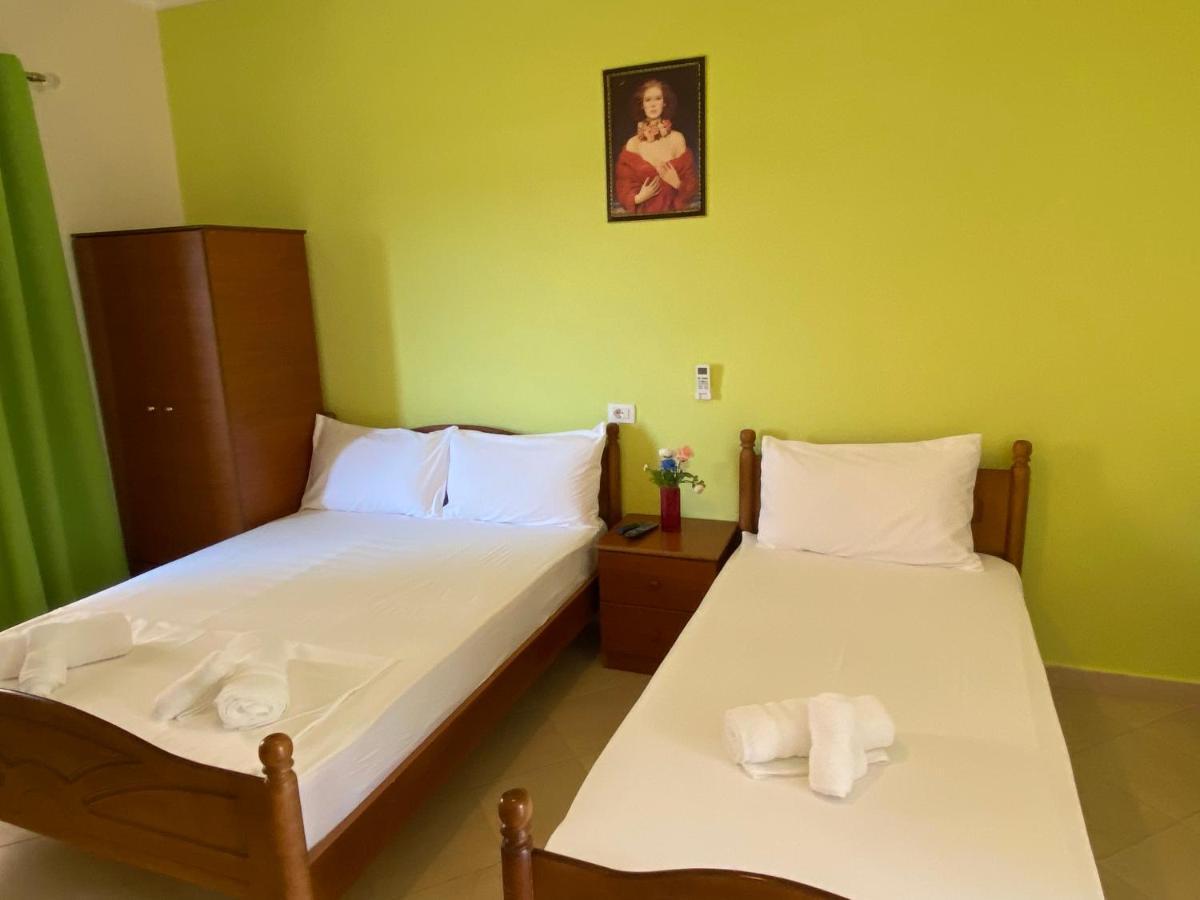 Golden Beach Apartments *