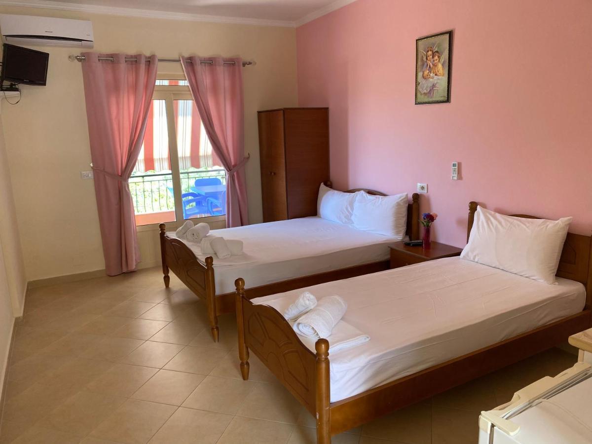 Golden Beach Apartments *